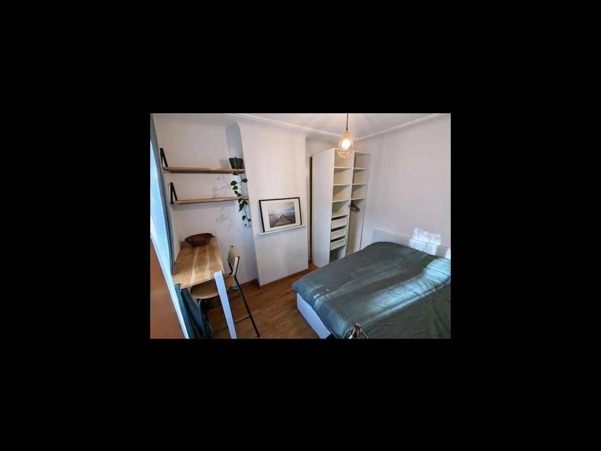 Colocation à Nanterre : Chambre lumineuse · Nanterre — 6 pièces au total (photo 4/6)