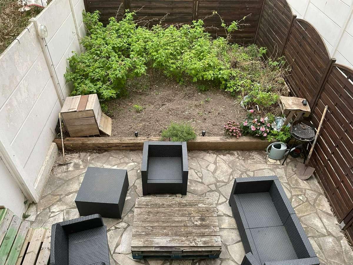 Colocation à Marseille : Chambre avec bureau · Marseille (72 m² le logement) (photo 3/6)