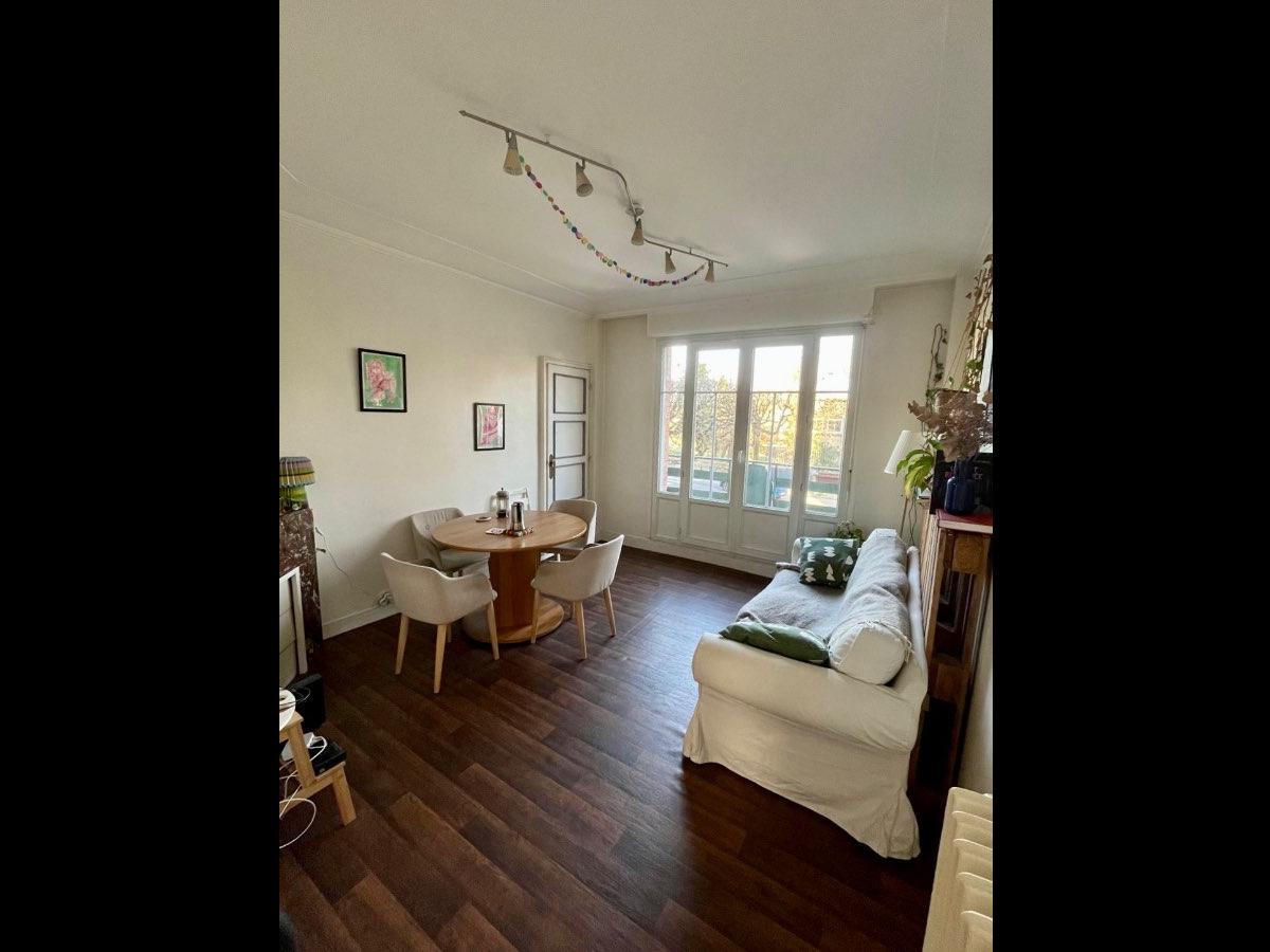 Colocation à Vannes — Chambre lumineuse · Vannes — 3 pièces au total Colocation à Vannes — Chambre lumineuse · Vannes — 3 pièces au total