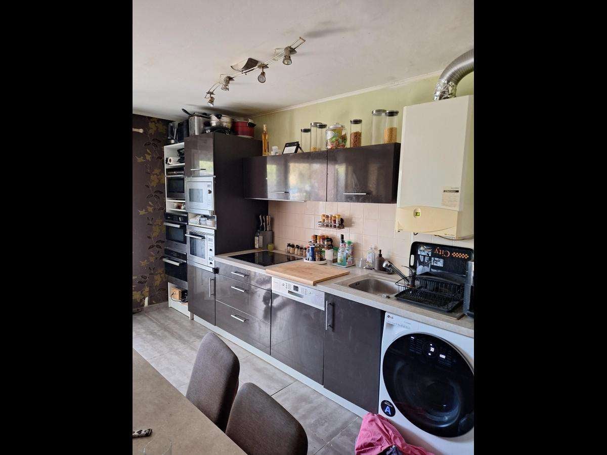 Colocation à Saint-Étienne : Chambre avec bureau · Saint-Étienne (79 m² le logement) (photo 5/6)