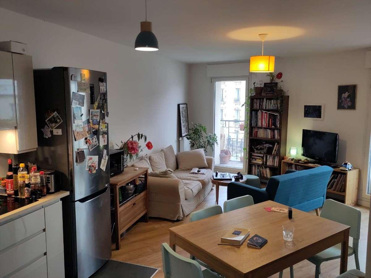 Colocation à Bayonne — Chambre avec bureau · Bayonne (40 m² le logement) Colocation à Bayonne — Chambre avec bureau · Bayonne (40 m² le logement)