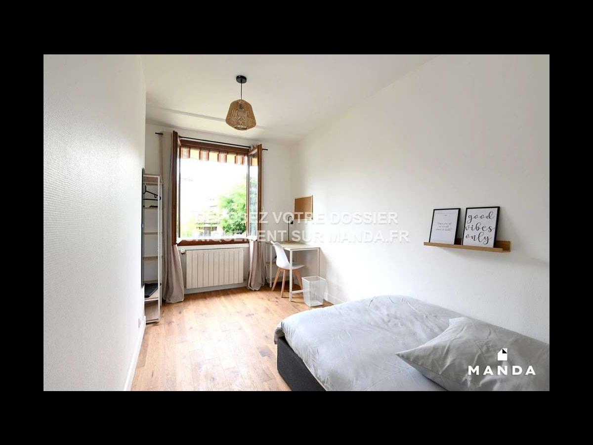 Colocation à Marseille : Appartement 4 pièces · 81 m² — Vieux-Port · Marseille (photo 4/6)