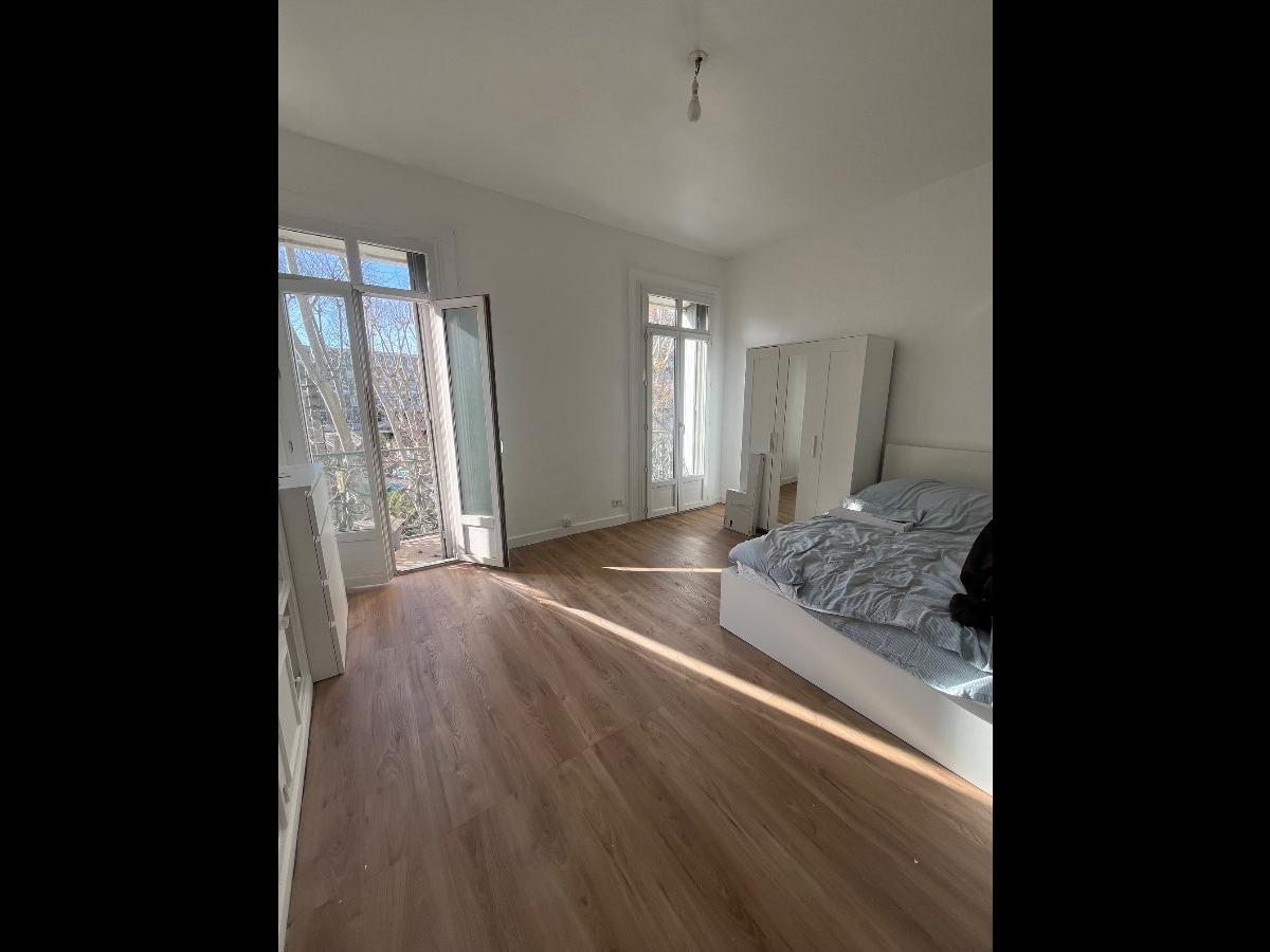 Colocation à Toulon : Chambre lumineuse · Toulon — 2 pièces au total (photo 4/6)