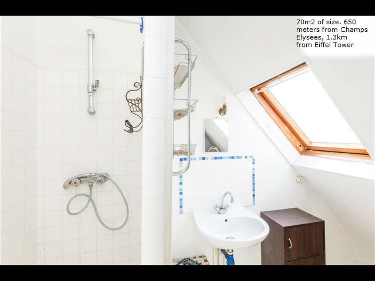 Colocation à Amiens : Chambre avec bureau · Amiens (94 m² le logement) (photo 3/6)