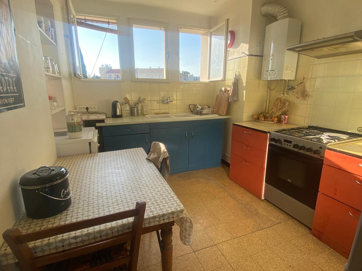 Colocation à Lyon : 3 colocs / chambre dans appart 83 m² · Lyon (photo 5/6)