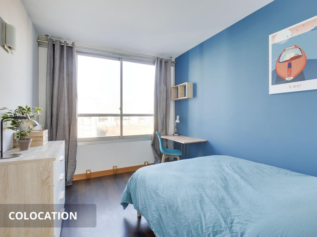 Colocation à Cannes : Colocation Cannes — chambre meublée · Suquet · (photo 4/6)