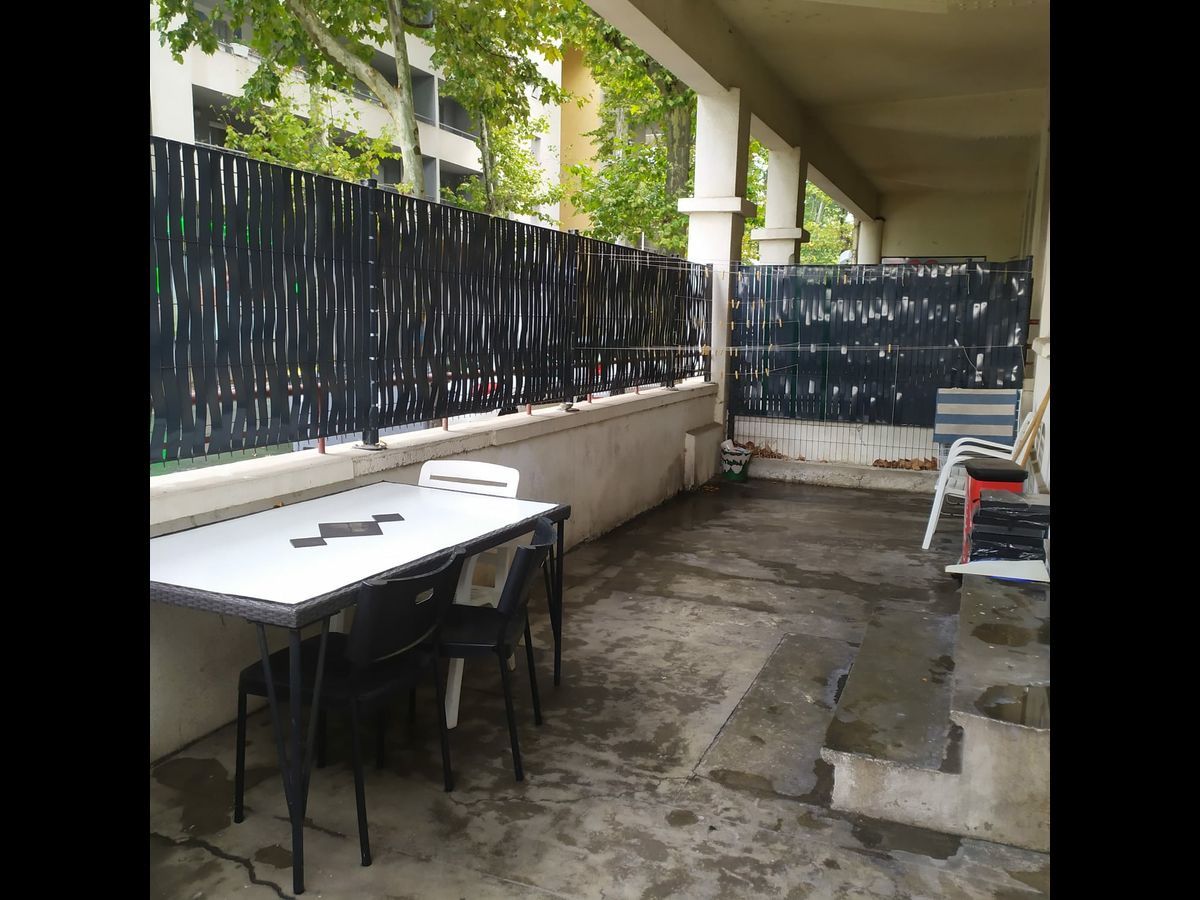 Colocation à Nîmes : Chambre lumineuse · Nîmes — 2 pièces au total (photo 4/6)