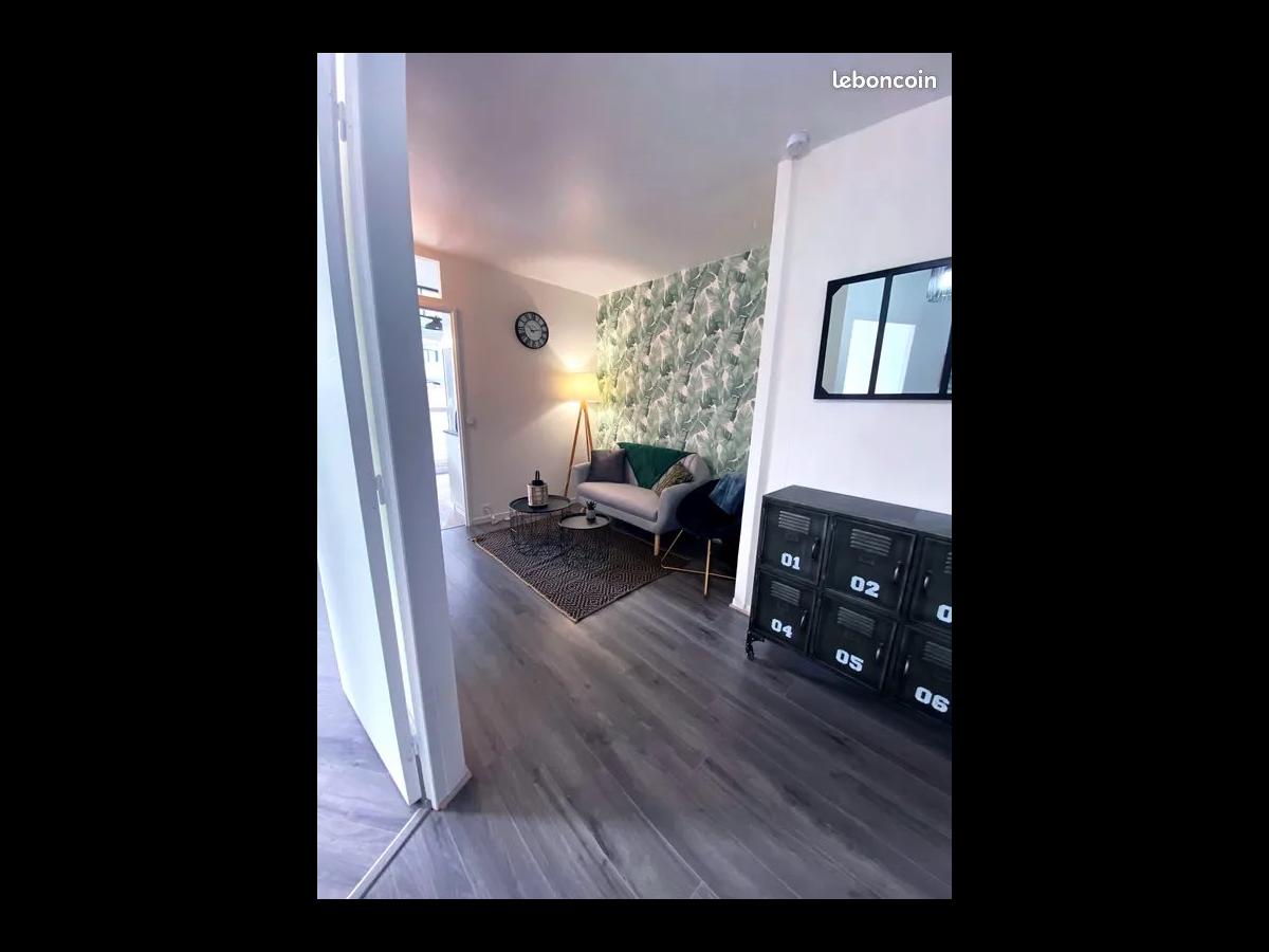Colocation à Lille : Chambre lumineuse · Lille — 6 pièces au total (photo 1/6)