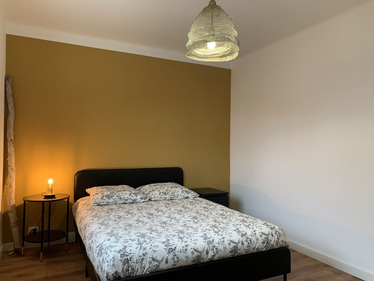Colocation à Hyères — Appartement 5 pièces · 56 m² — Ayguade · Hyères Colocation à Hyères — Appartement 5 pièces · 56 m² — Ayguade · Hyères