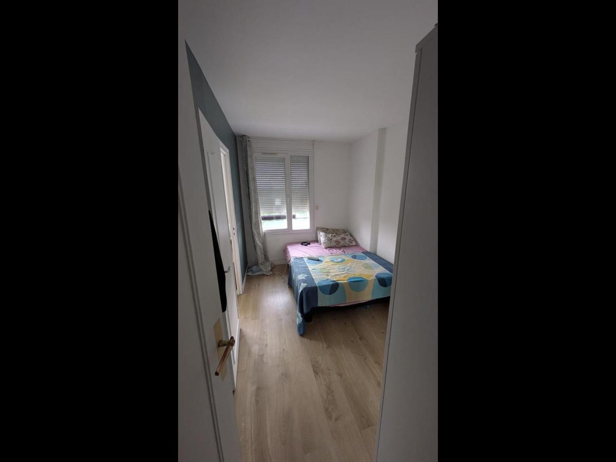 Colocation à Mulhouse : Chambre lumineuse · Mulhouse — 2 pièces au total (photo 2/6)