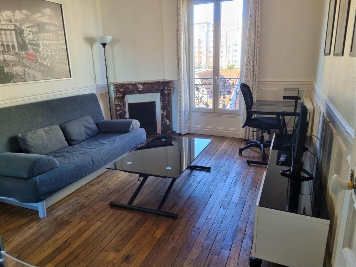 Colocation à La Seyne-Sur-Mer : Colocation La Seyne-sur-Mer — chambre meublée · proche centre (photo 4/6)