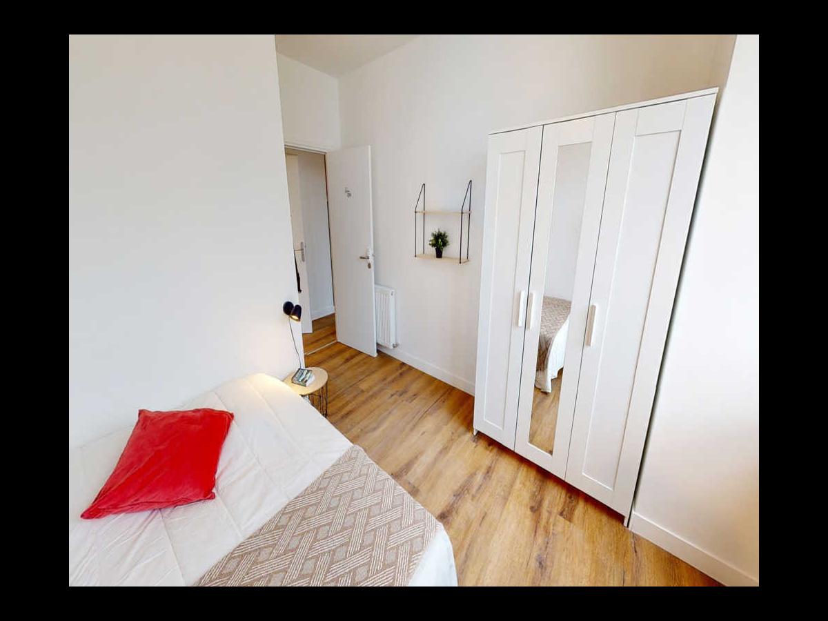 Colocation à Nice : Chambre lumineuse · Nice — 4 pièces au total (photo 4/6)