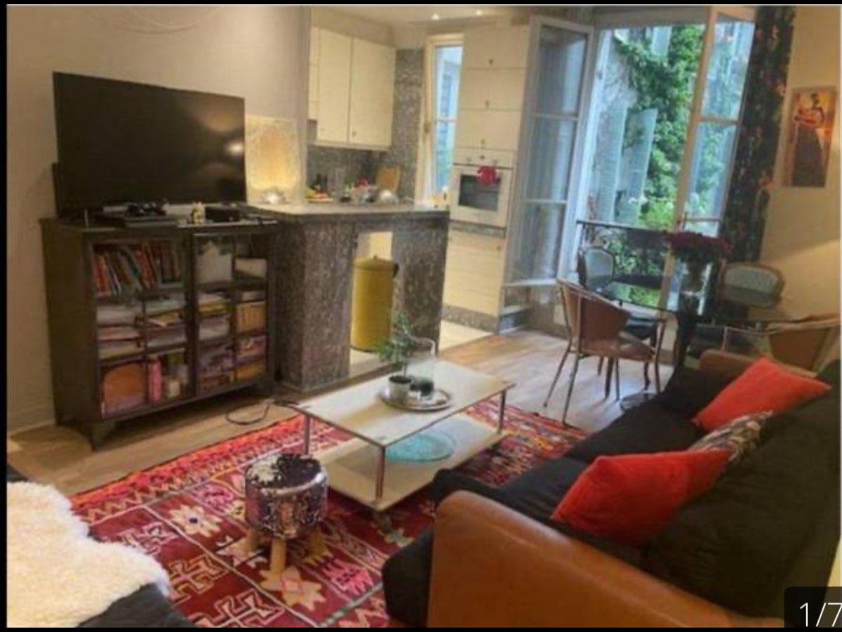 Colocation à Lille : Dispo janvier · coloc calme · Wazemmes · Lille (photo 1/6)
