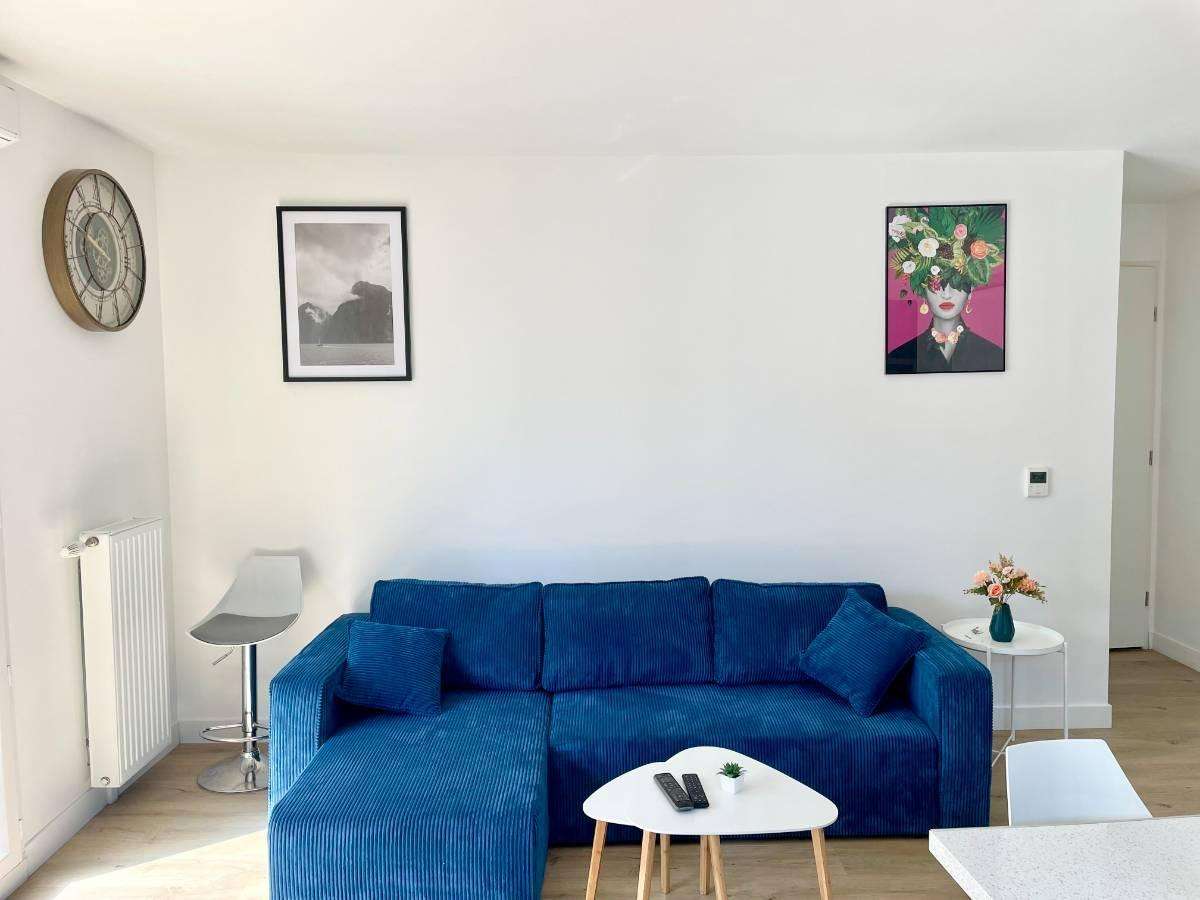 Colocation à Évreux — Chambre avec bureau · Évreux (43 m² le logement) Colocation à Évreux — Chambre avec bureau · Évreux (43 m² le logement)