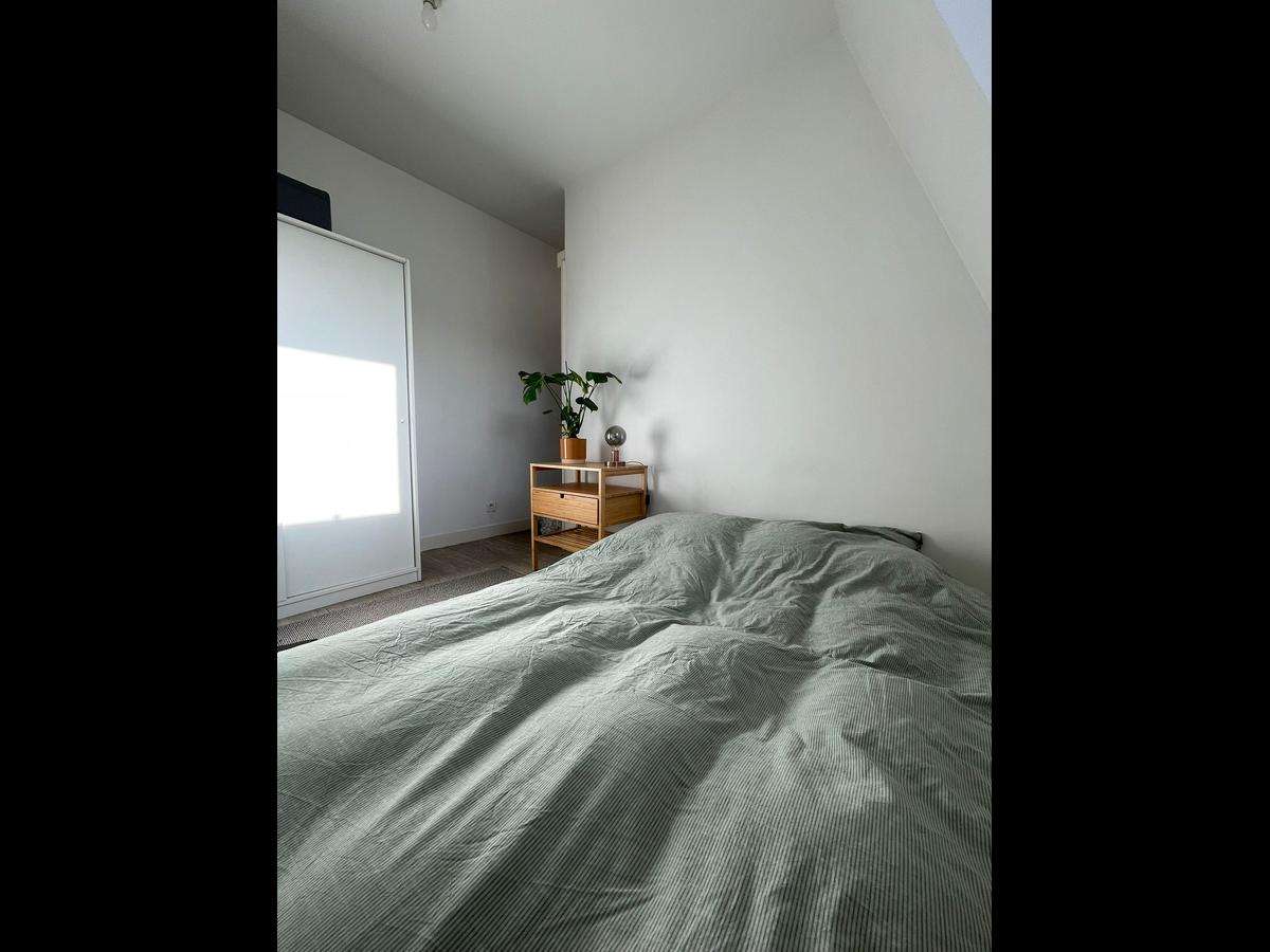 Colocation à Lorient — Chambre avec bureau · Lorient (95 m² le logement) Colocation à Lorient — Chambre avec bureau · Lorient (95 m² le logement)