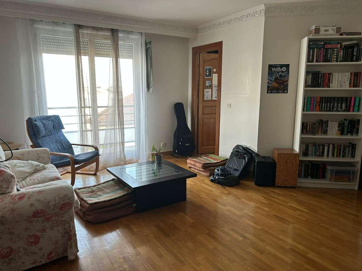 Colocation à Strasbourg : Chambre lumineuse · Strasbourg — 2 pièces au total (photo 2/6)