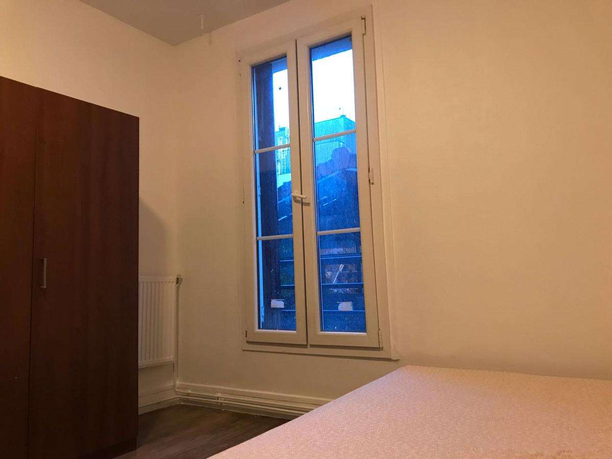 Colocation à La Seyne-Sur-Mer : Colocation La Seyne-sur-Mer — chambre meublée · Centre · (photo 4/6)