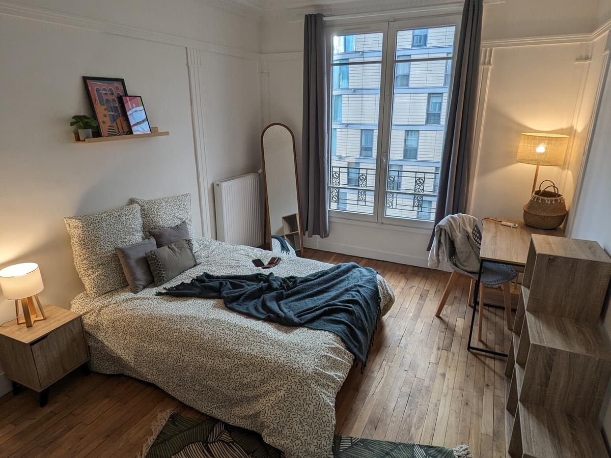 Colocation à Avignon : Chambre lumineuse · Avignon — 5 pièces au total (photo 4/6)