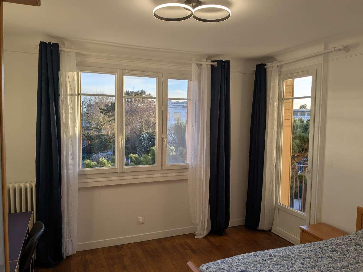 Colocation à Montpellier : Colocation Montpellier — chambre meublée · Écusson · (photo 2/6)