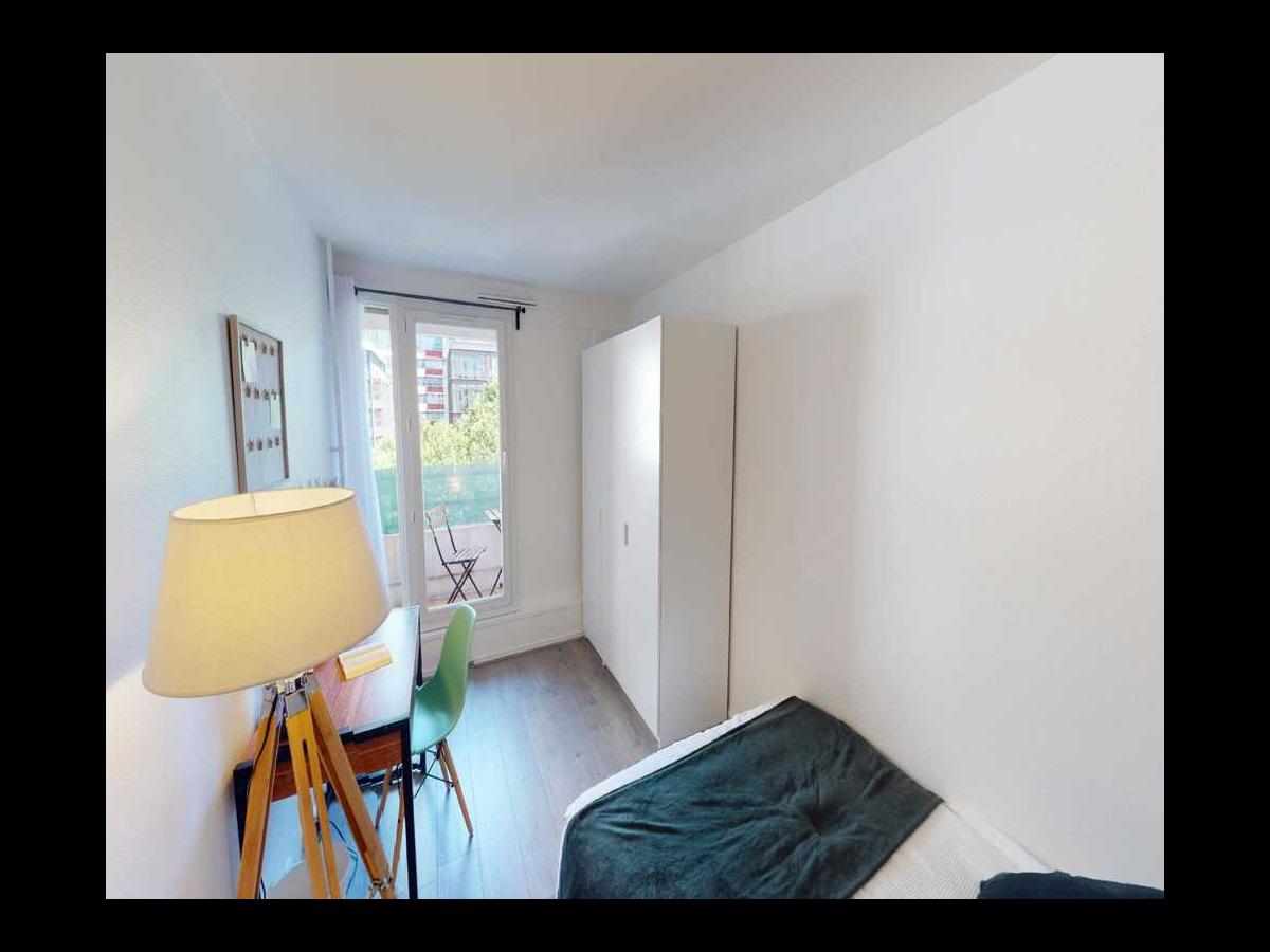 Colocation à Nanterre : 7 colocs / chambre dans appart 37 m² · Nanterre (photo 4/6)