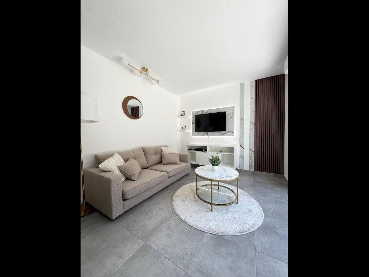 Colocation à Lyon : 3 colocs / chambre dans appart 83 m² · Lyon (photo 3/6)