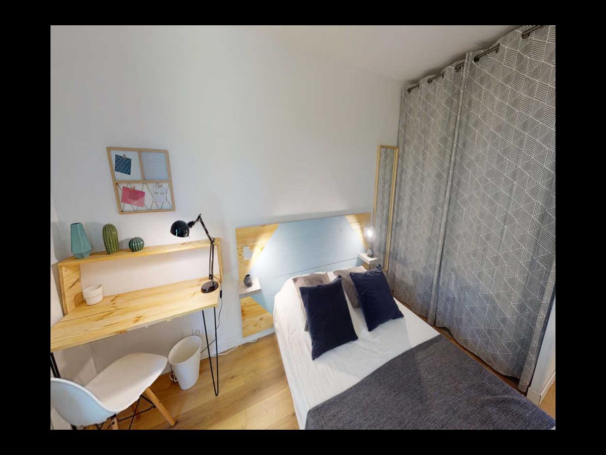 Colocation à Lyon : Chambre lumineuse · Lyon — 4 pièces au total (photo 2/6)