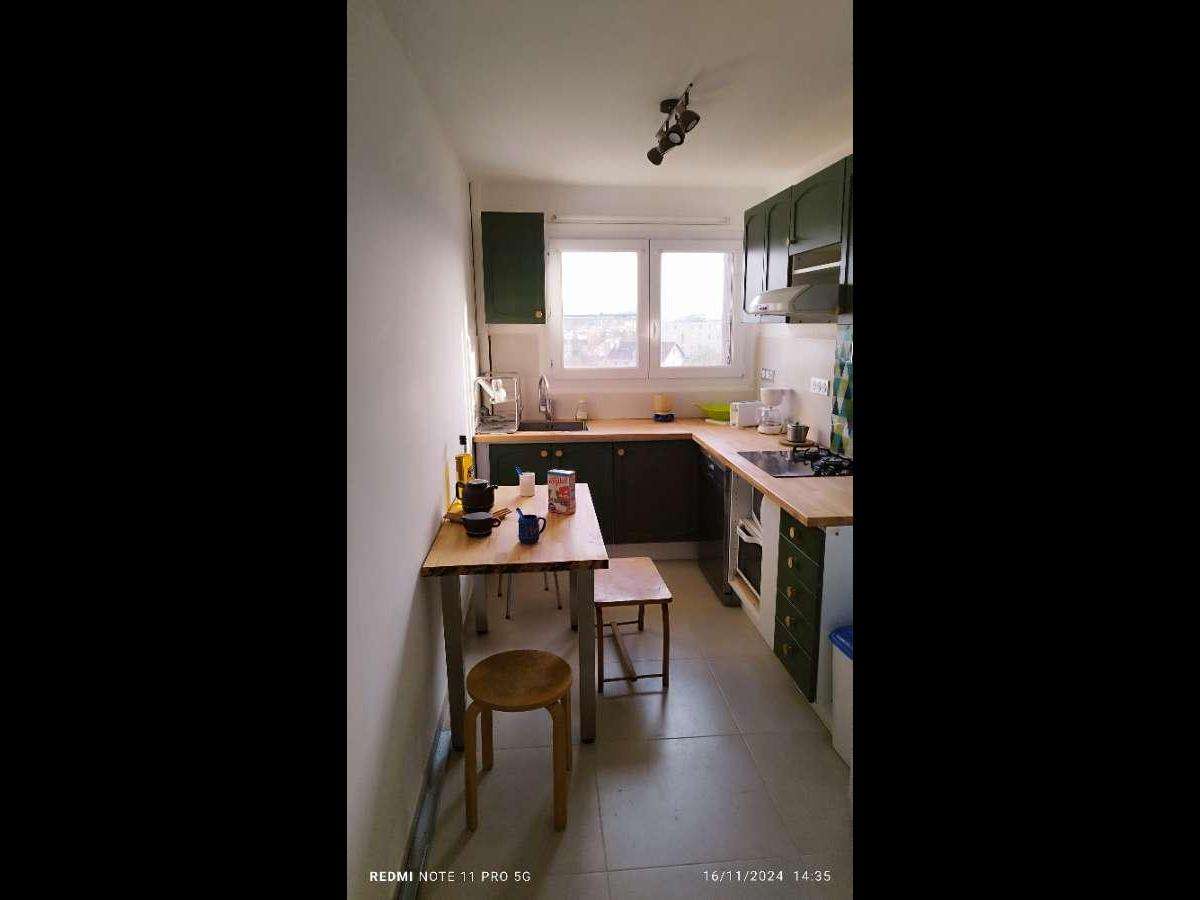 Colocation à Angers : Chambre lumineuse · Angers — 3 pièces au total (photo 2/6)