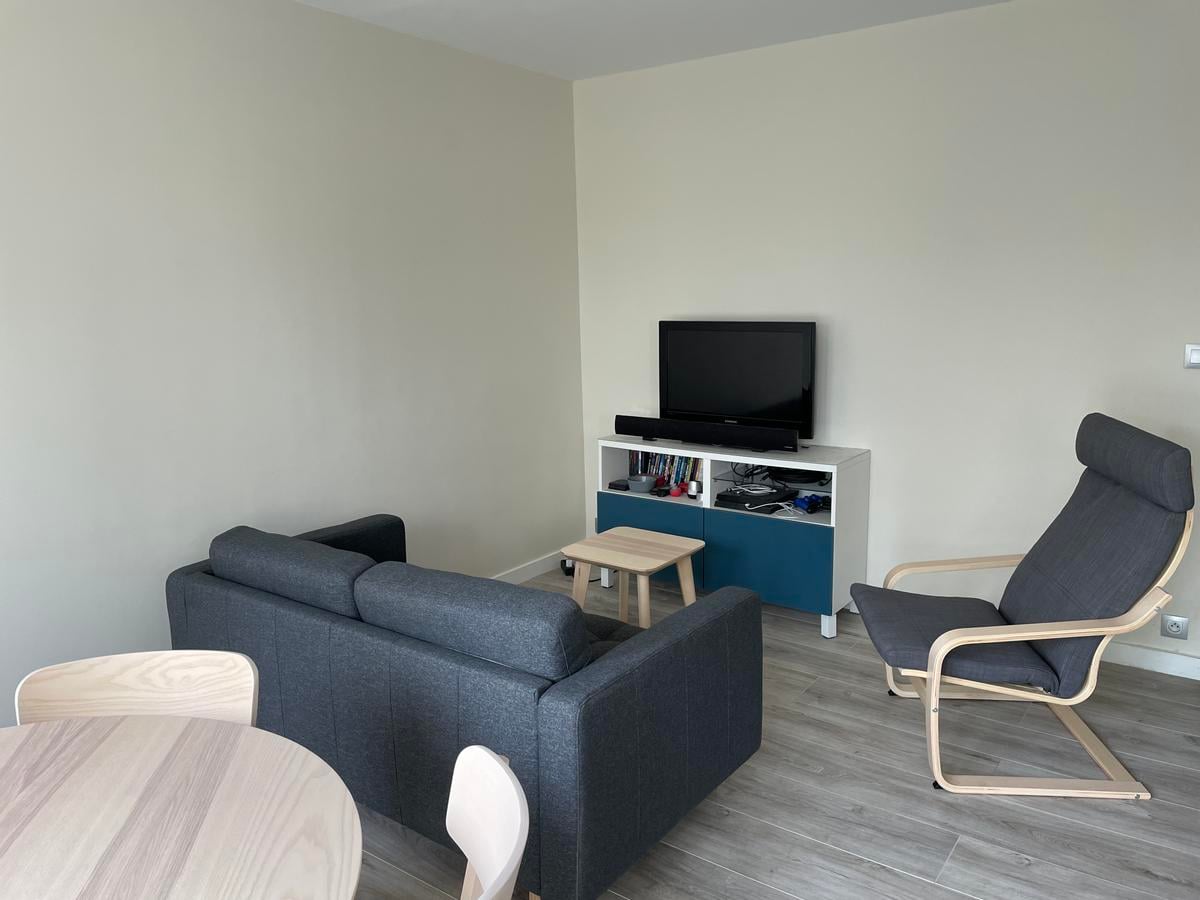 Colocation à Mulhouse — Chambre lumineuse · Mulhouse — 2 pièces au total Colocation à Mulhouse — Chambre lumineuse · Mulhouse — 2 pièces au total