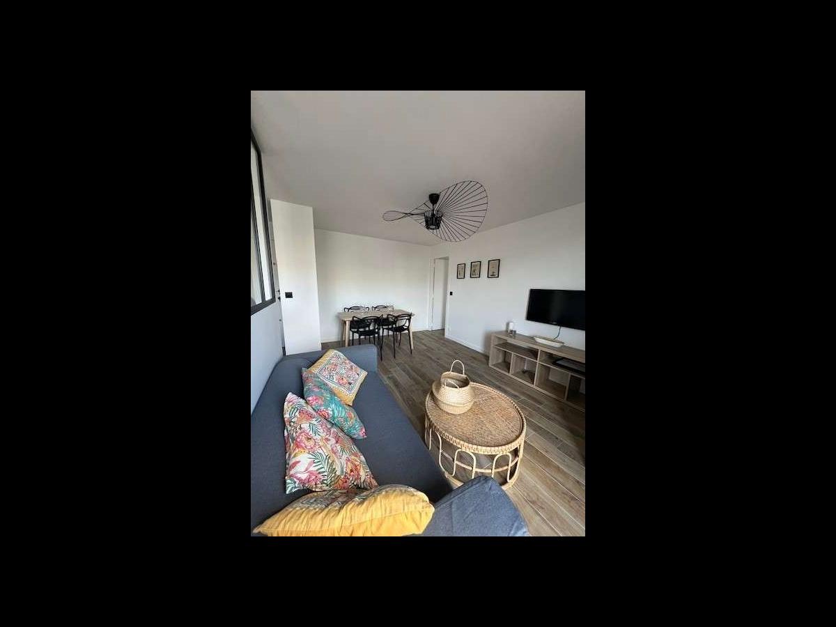Colocation à Poitiers : Chambre lumineuse · Poitiers — 2 pièces au total (photo 5/6)