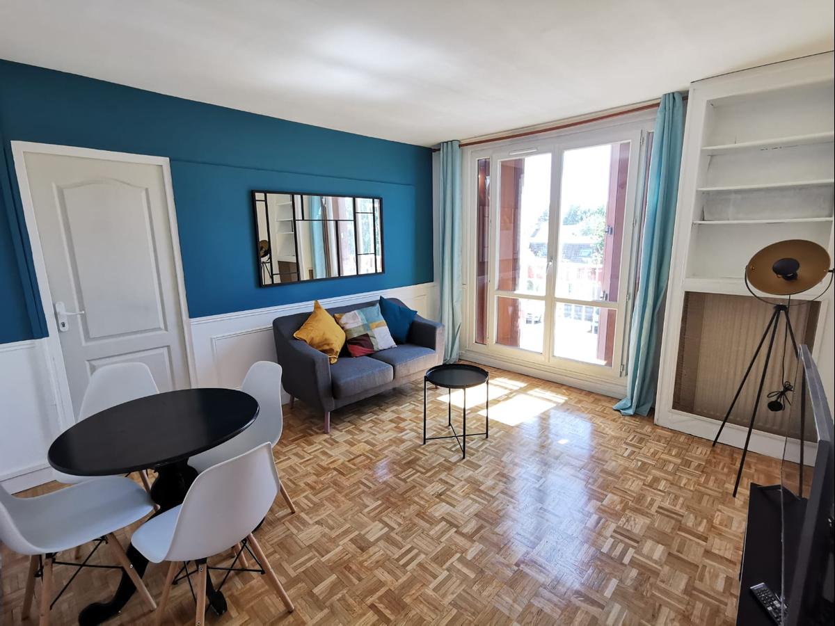 Colocation à Montpellier — 8 colocs / chambre dans appart 36 m² · Montpellier