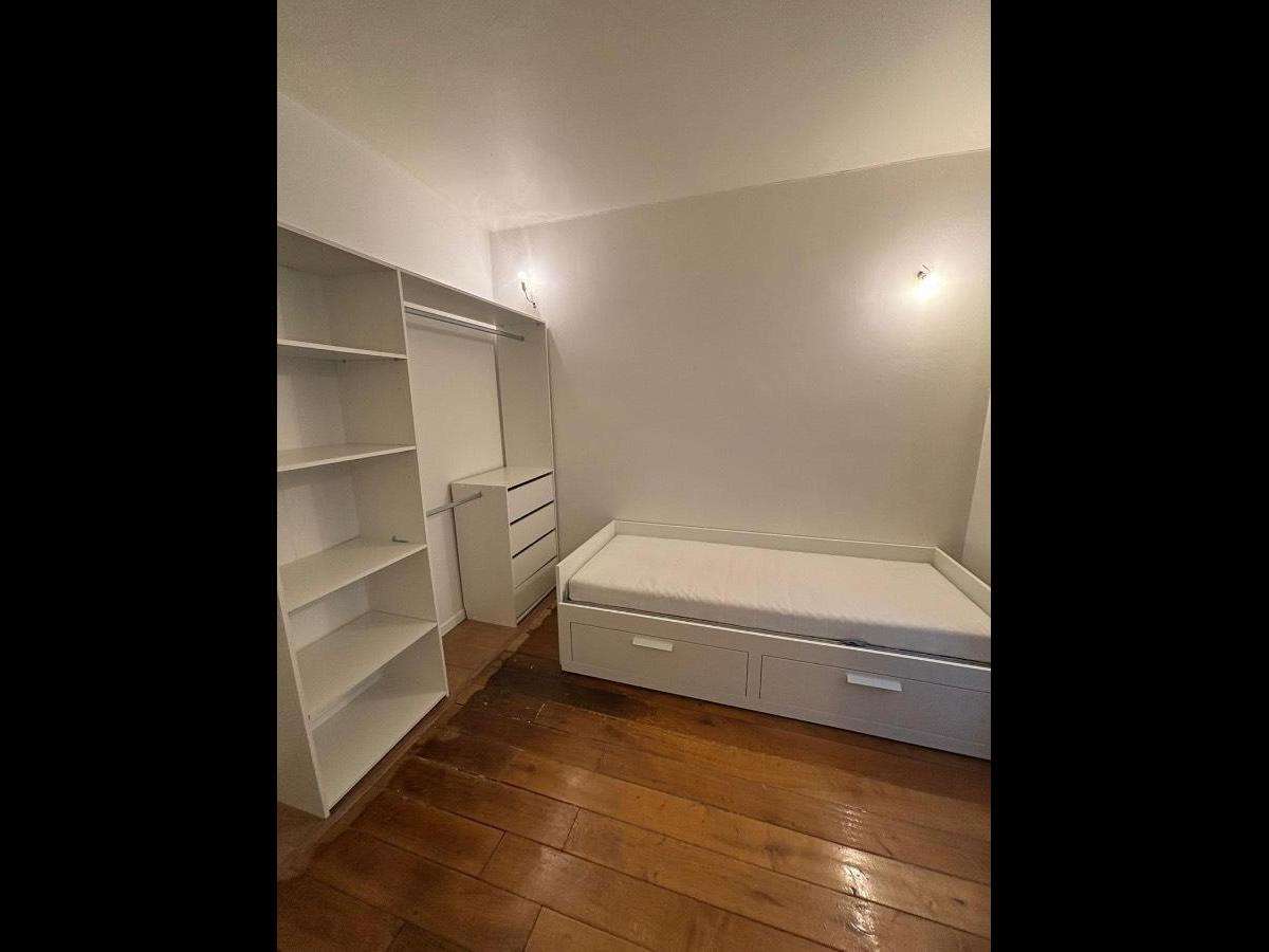 Colocation à Saint-Brieuc — Chambre lumineuse · Saint-Brieuc — 4 pièces au total Colocation à Saint-Brieuc — Chambre lumineuse · Saint-Brieuc — 4 pièces au total