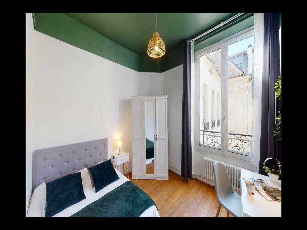 Colocation à Poitiers : Chambre lumineuse · Poitiers — 2 pièces au total (photo 2/6)