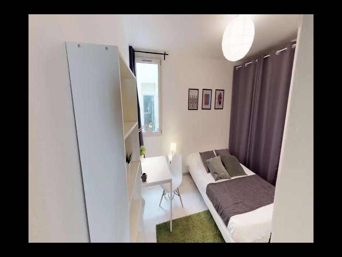 Colocation à Cannes : Chambre avec bureau · Cannes (83 m² le logement) (photo 3/6)