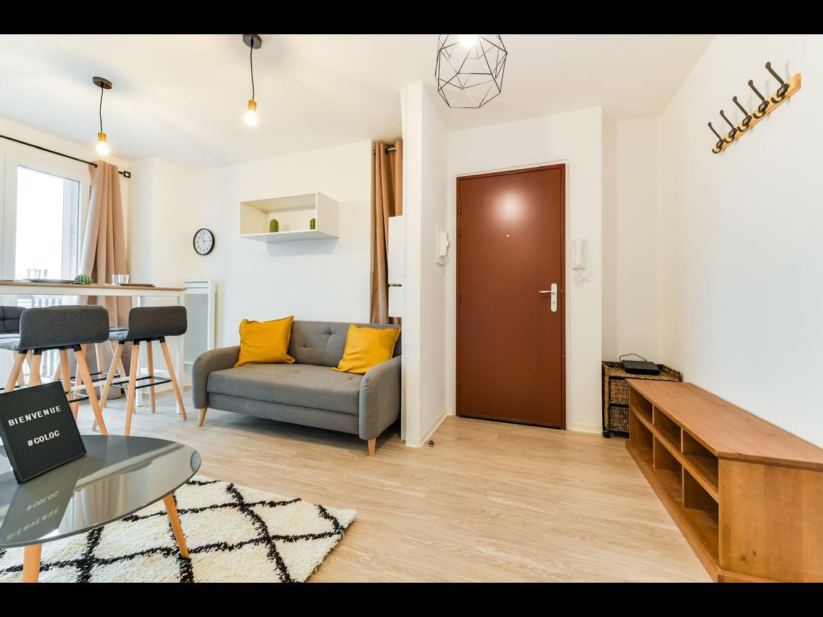 Colocation à Limoges : Chambre avec bureau · Limoges (78 m² le logement) (photo 3/6)