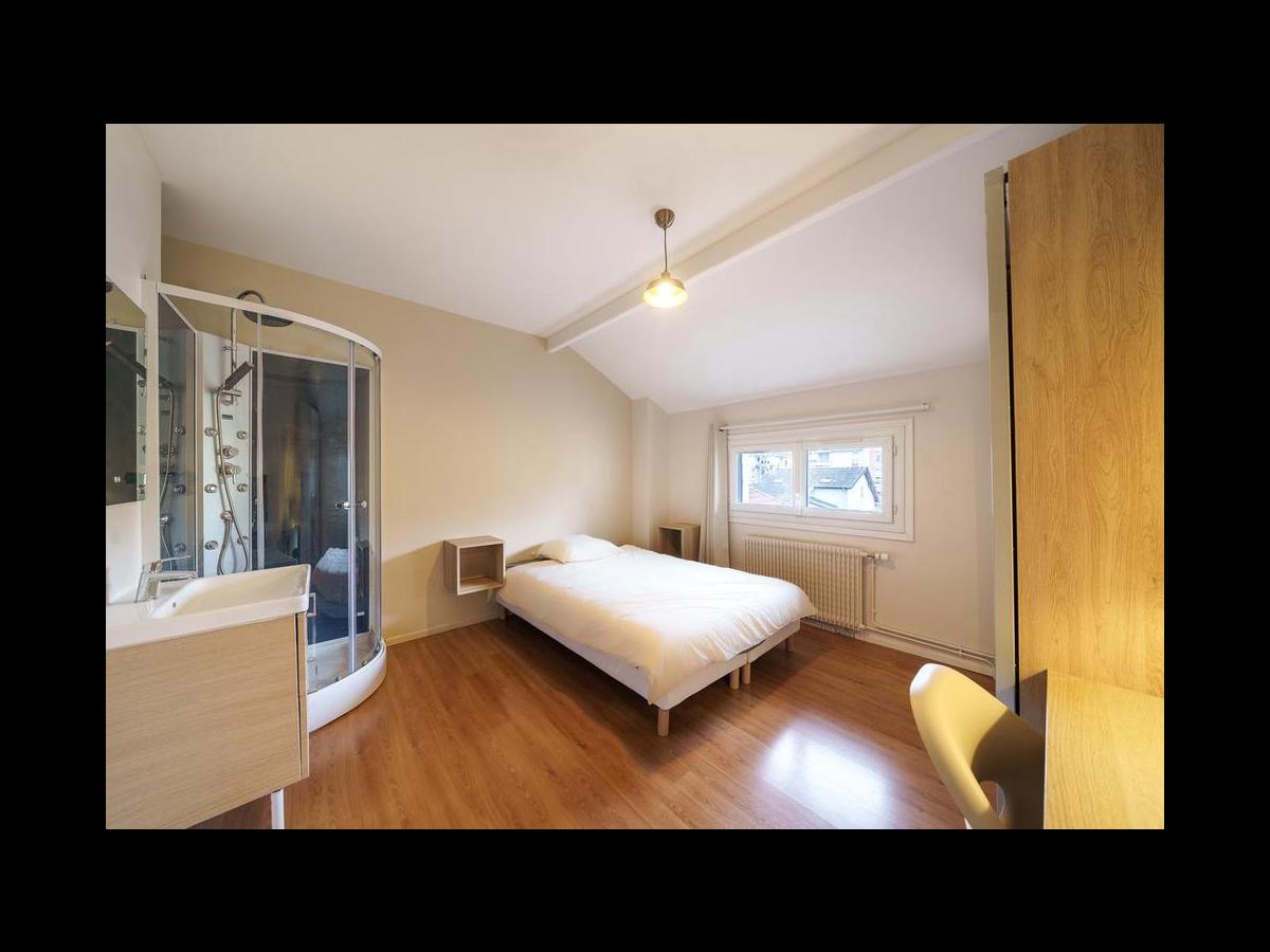 Colocation à Marseille : 2 colocs / chambre dans appart 80 m² · Marseille (photo 2/6)
