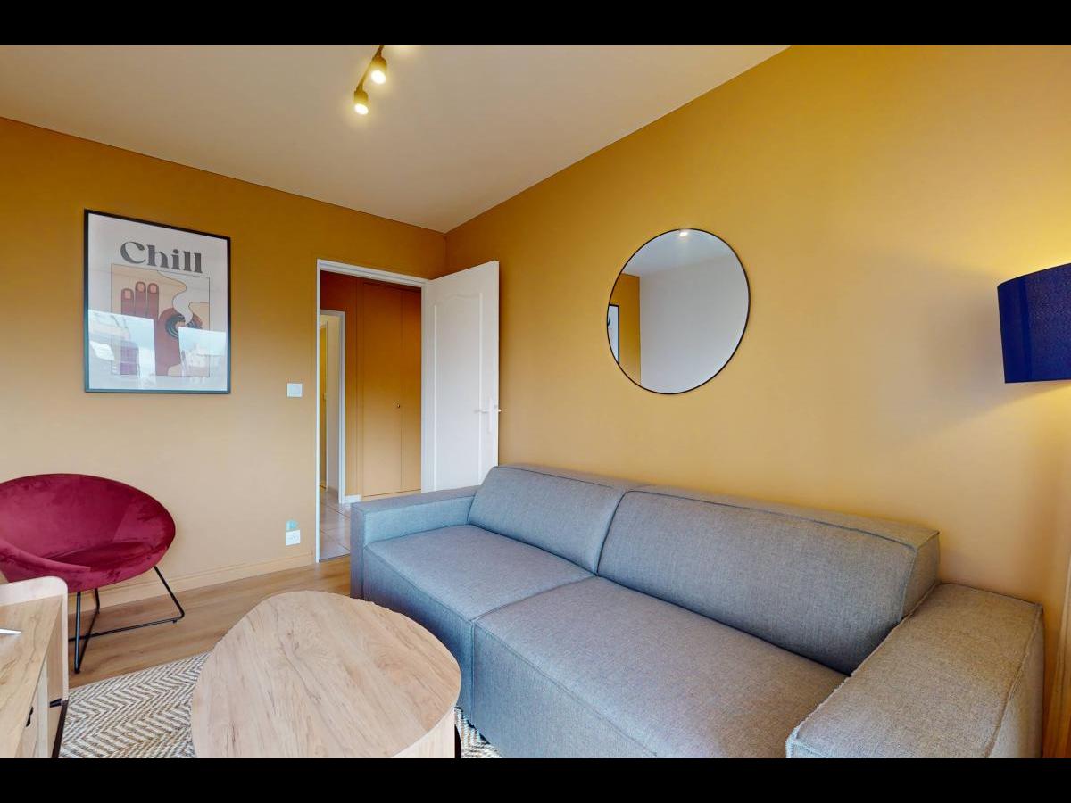 Colocation à La Seyne-Sur-Mer : Chambre lumineuse · La Seyne-sur-Mer — 2 pièces au total (photo 5/6)