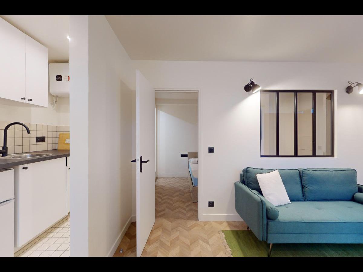 Colocation à Lyon : Chambre avec bureau · Lyon (85 m² le logement) (photo 4/6)