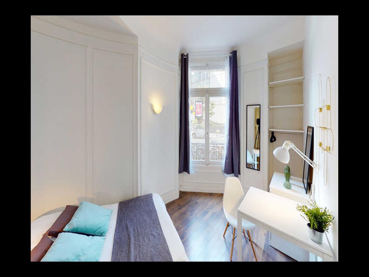 Colocation à Saint-Malo : Chambre lumineuse · Saint-Malo — 2 pièces au total (photo 2/6)