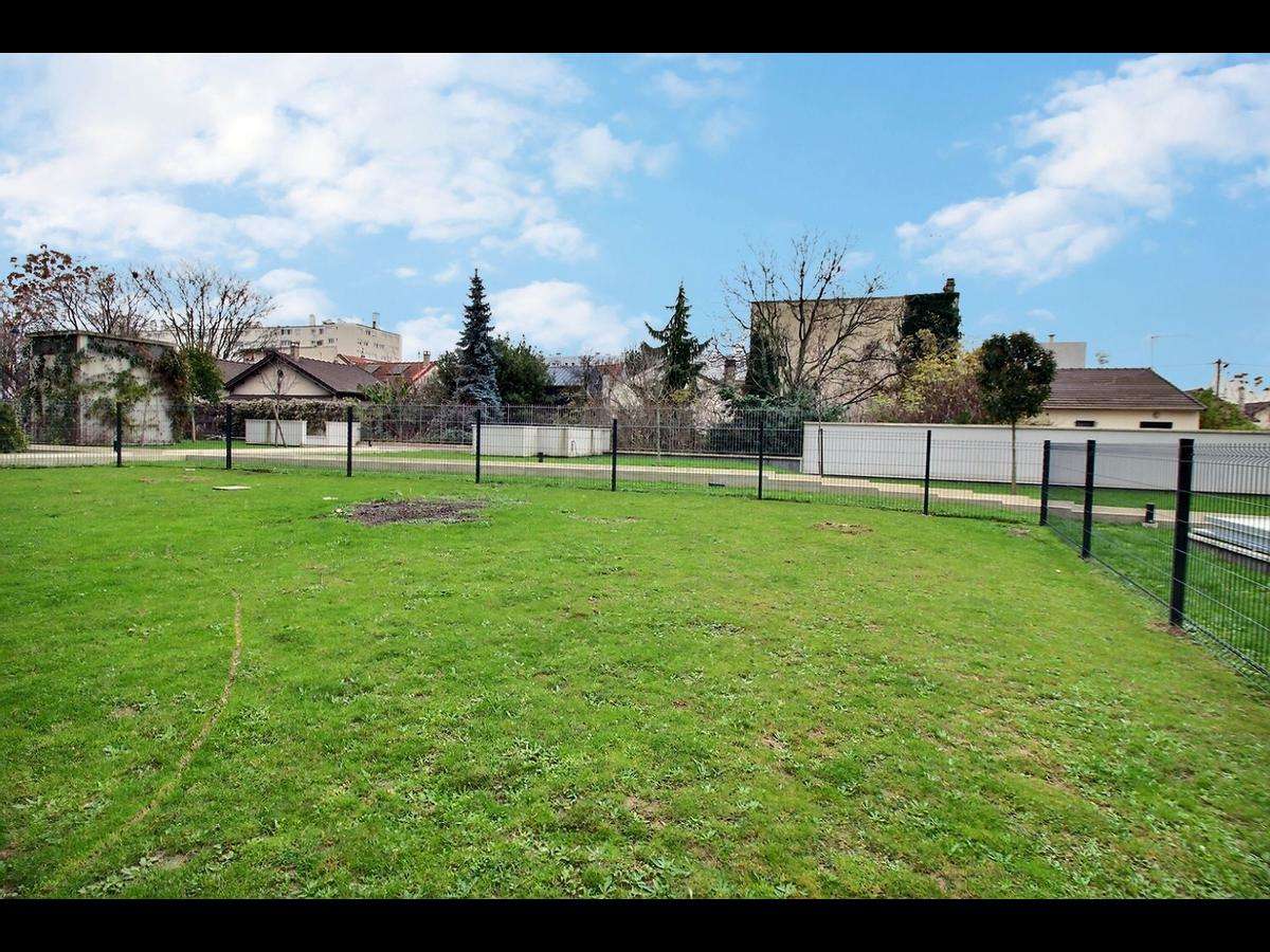 Colocation à Niort — Dispo novembre · coloc calme · Centre · Niort Colocation à Niort — Dispo novembre · coloc calme · Centre · Niort