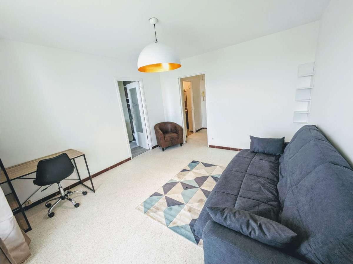 Colocation à Vannes : Chambre lumineuse · Vannes — 3 pièces au total (photo 4/6)