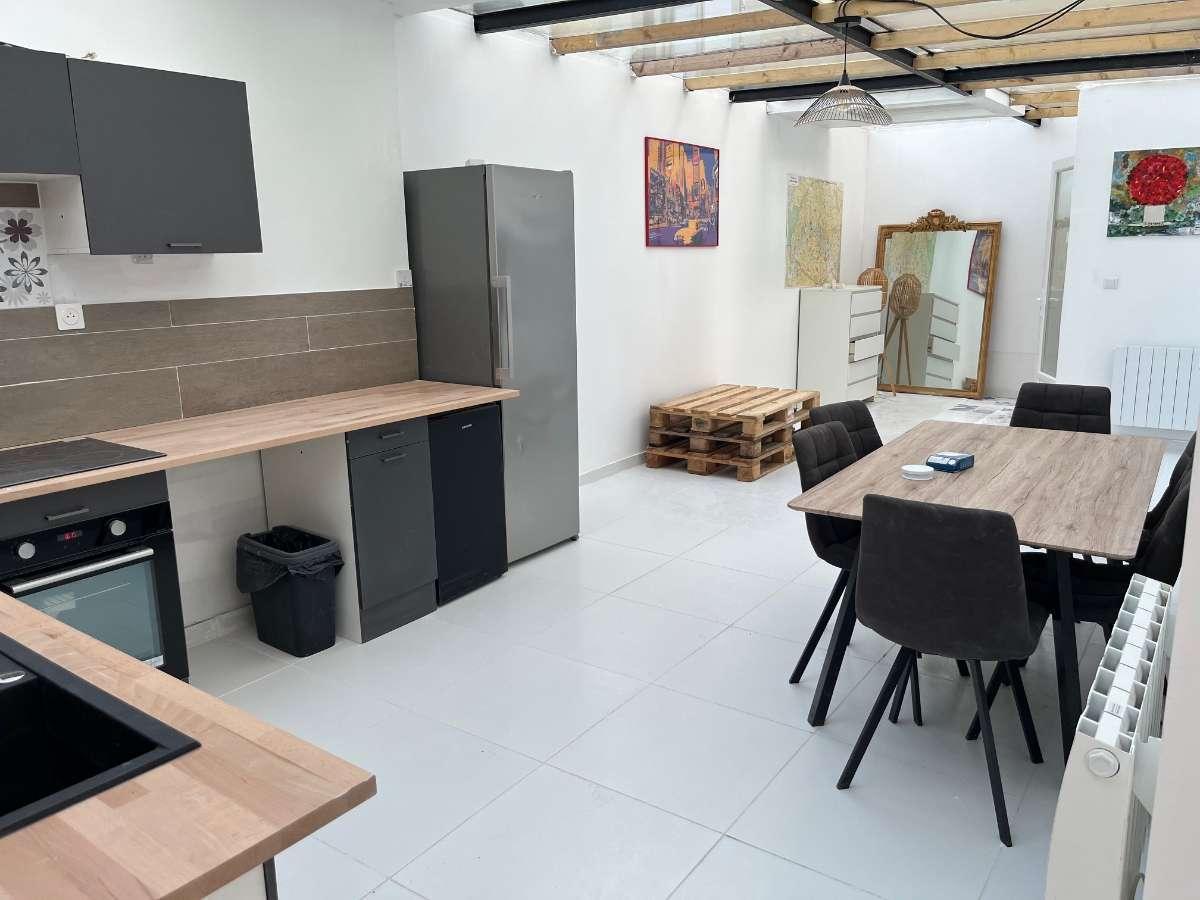 Colocation à Marseille : Appartement 6 pièces · 90 m² — Joliette · Marseille (photo 3/6)