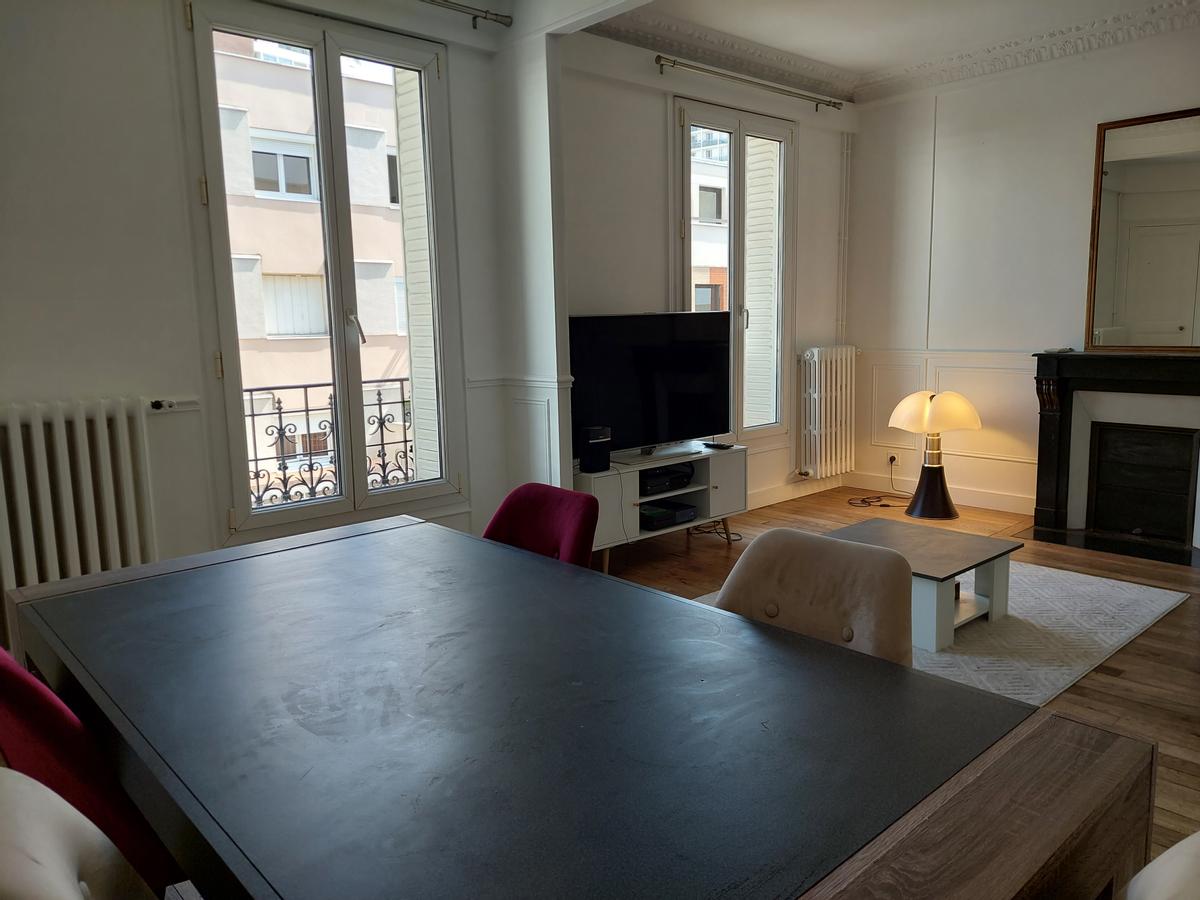 Colocation à Cergy — 2 colocs / chambre dans appart 86 m² · Cergy Colocation à Cergy — 2 colocs / chambre dans appart 86 m² · Cergy