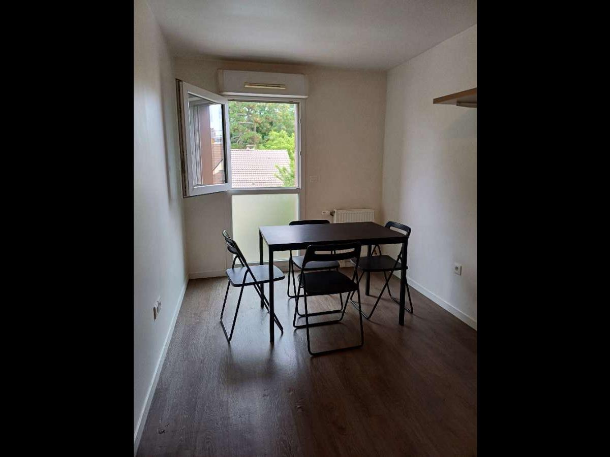 Colocation à Cergy : Dispo mars · coloc calme · Port · Cergy (photo 3/6)