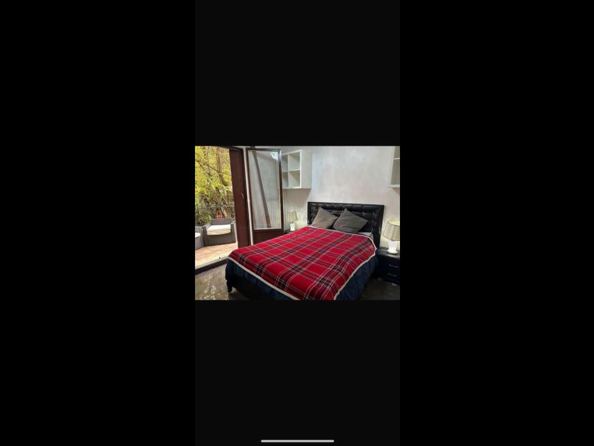 Colocation à Bourg-en-Bresse — Chambre avec bureau · Bourg-en-Bresse (93 m² le logement)