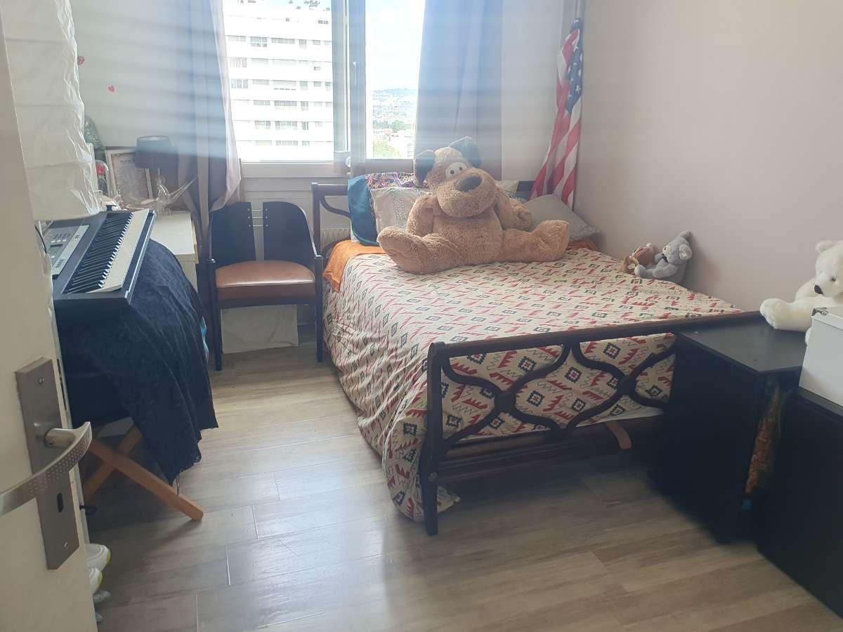 Colocation à Lille : Colocation Lille — chambre meublée · République · (photo 1/6)