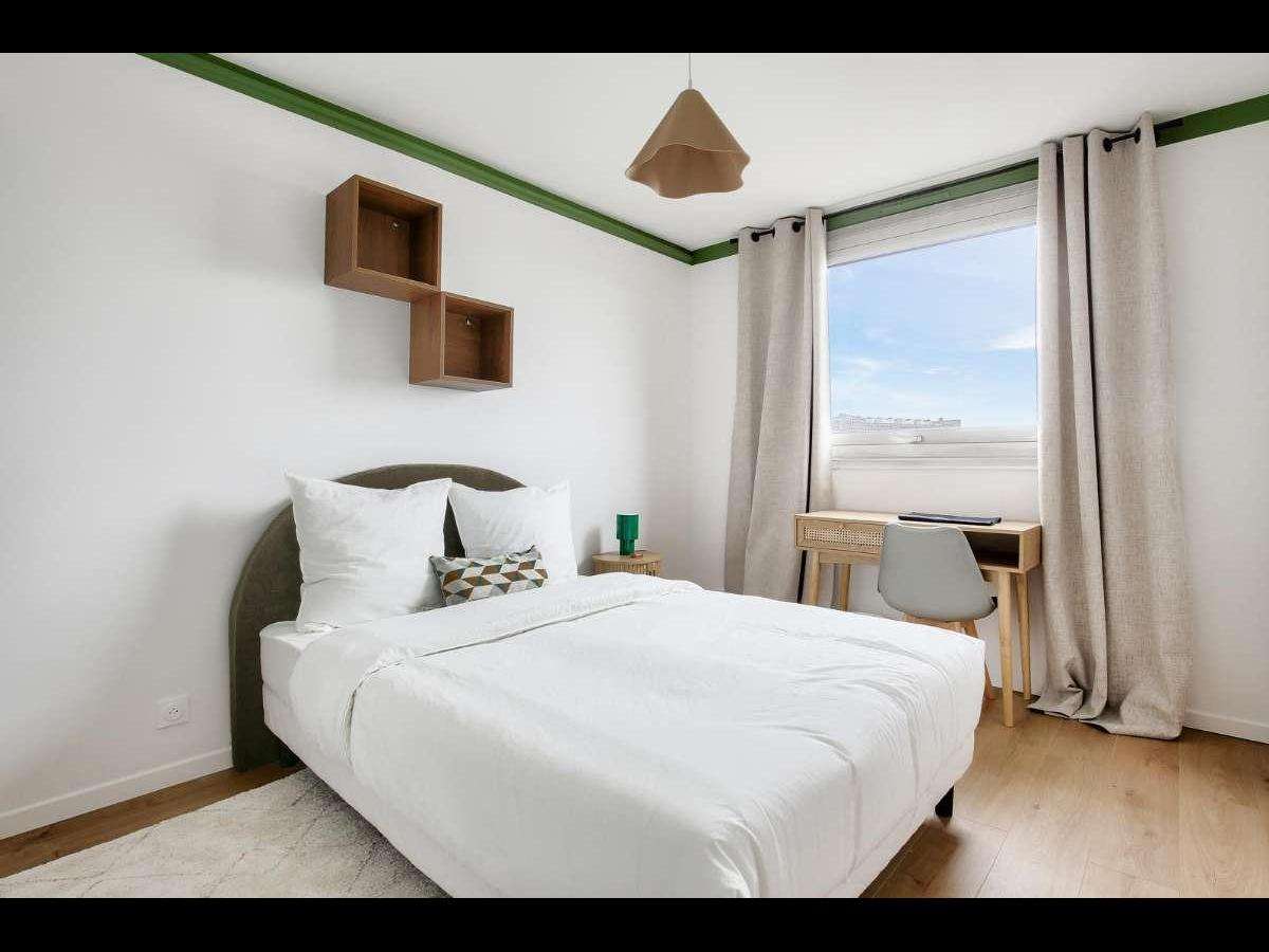 Colocation à Bayonne : Chambre lumineuse · Bayonne — 6 pièces au total (photo 2/6)