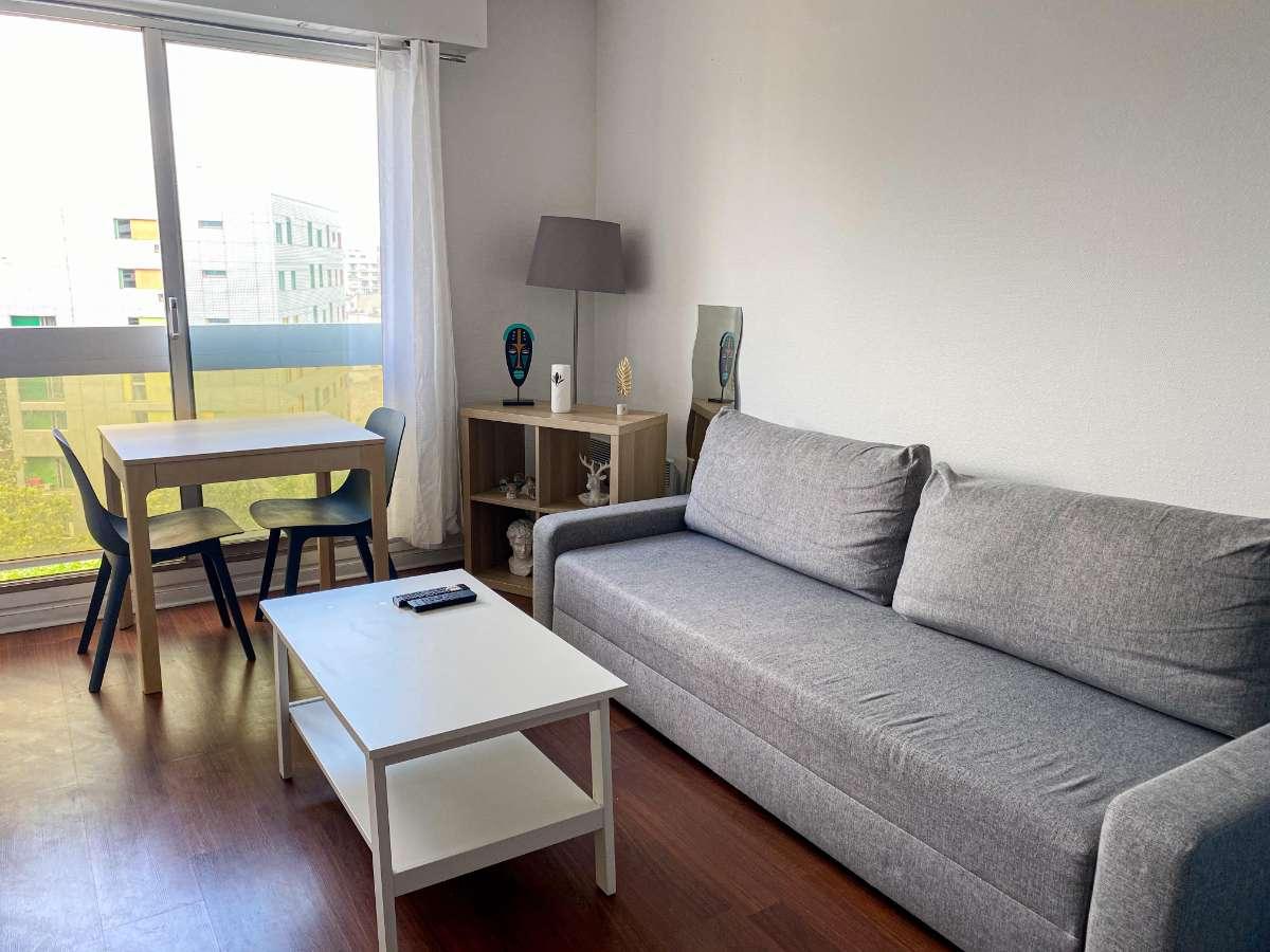 Colocation à Marseille : Dispo décembre · coloc calme · Joliette · Marseille (photo 2/6)