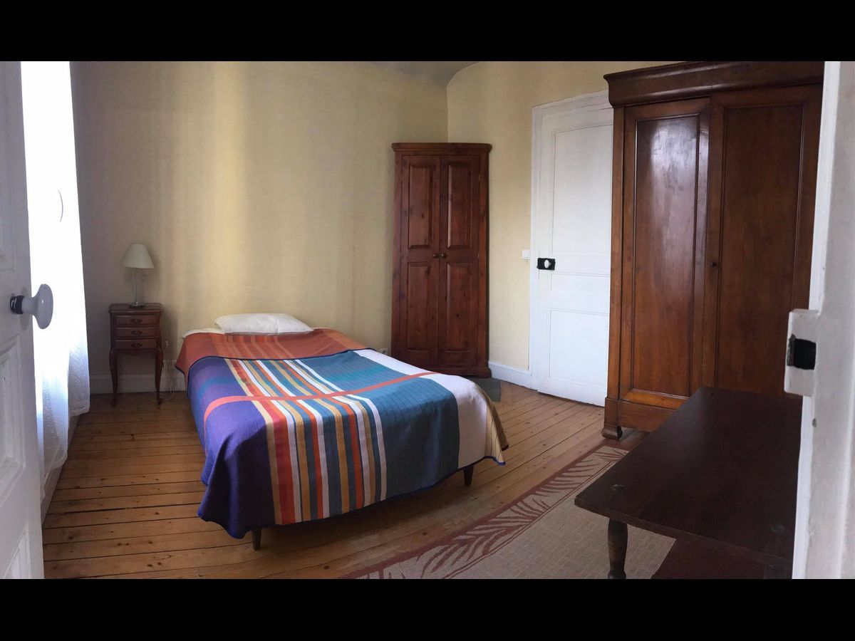 Colocation à Perpignan : Chambre avec bureau · Perpignan (76 m² le logement) (photo 3/6)