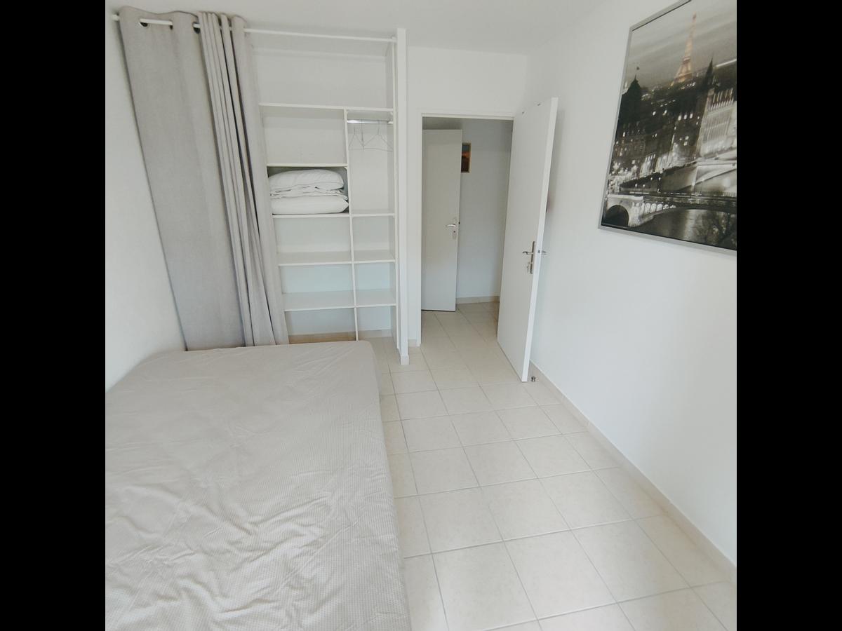 Colocation à Toulon : Colocation Toulon — chambre meublée · Centre · (photo 2/6)