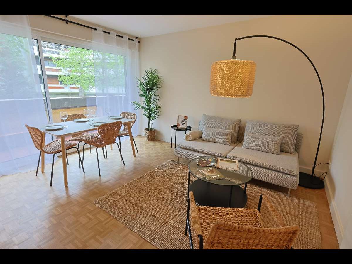 Colocation à Hyères — Appartement 4 pièces · 61 m² — Ayguade · Hyères Colocation à Hyères — Appartement 4 pièces · 61 m² — Ayguade · Hyères